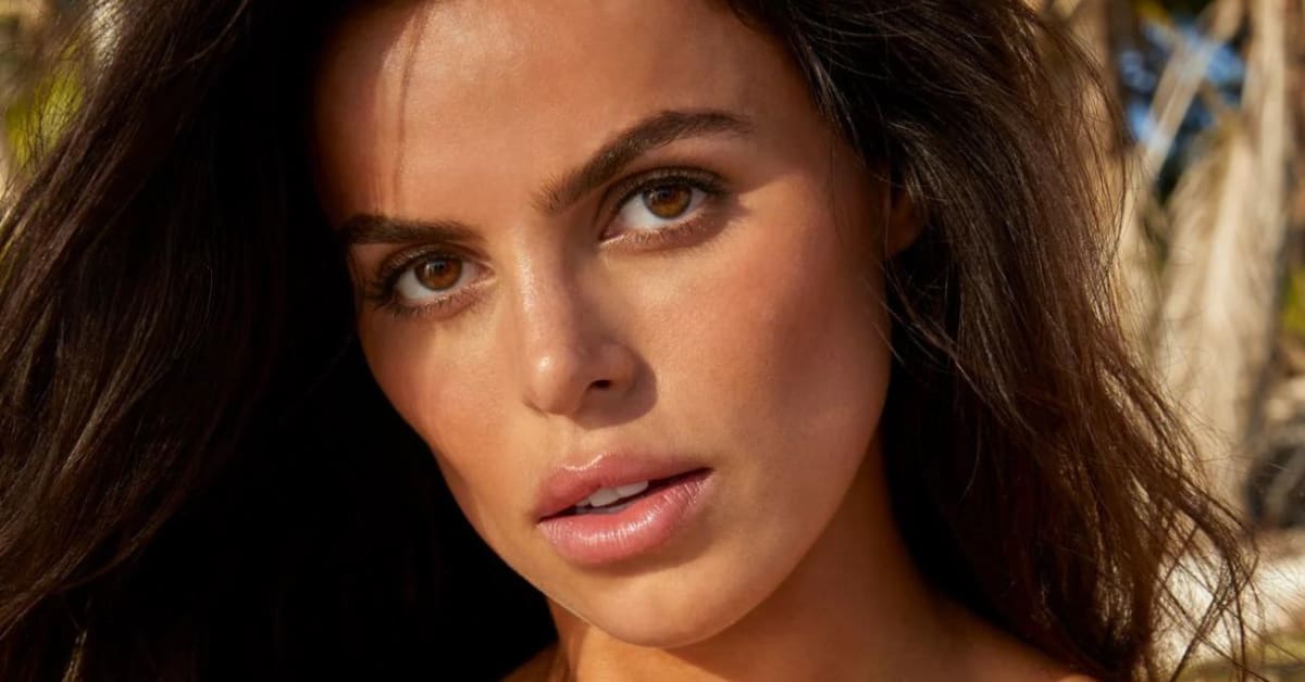 Si Swimsuit Model Brooks Nader Dons Flower Petal Bikini Top In Bts