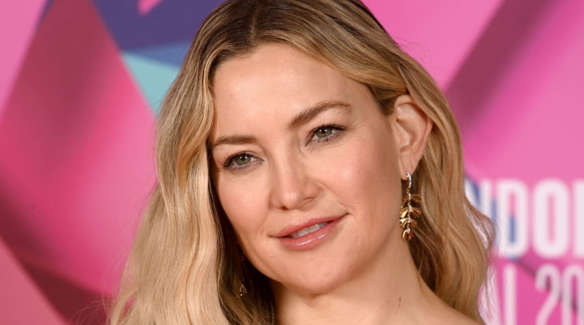 Kate Hudson Stuns in an Ab-Baring Crop Top and Sheer Sparkly Skirt