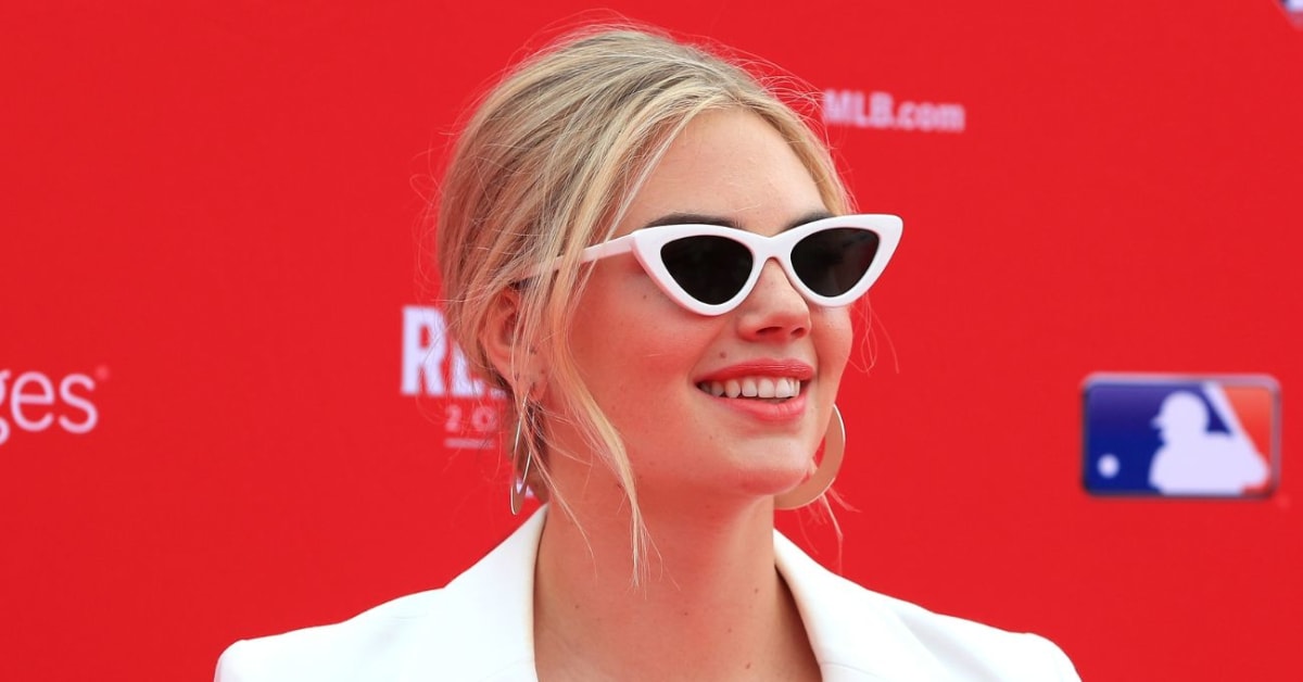 Kate Upton Looks and in Love on Tropical Beach Vacation With