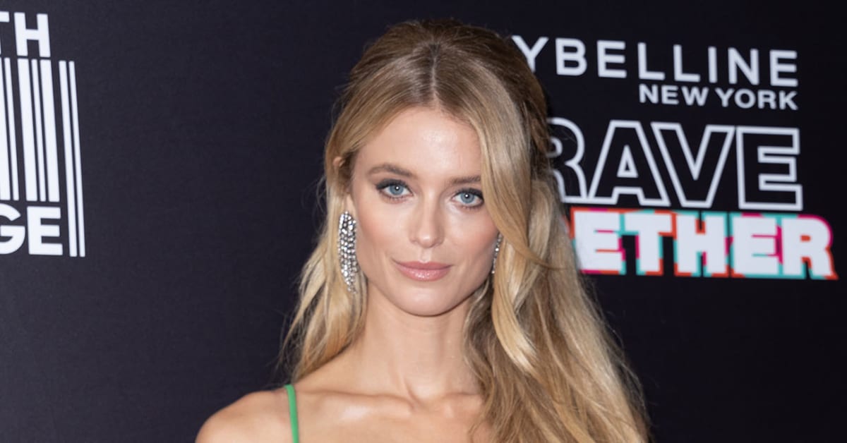 Kate Bock Shares Gorgeous BTS Videos From 2022 SI Swimsuit Photo Shoot ...