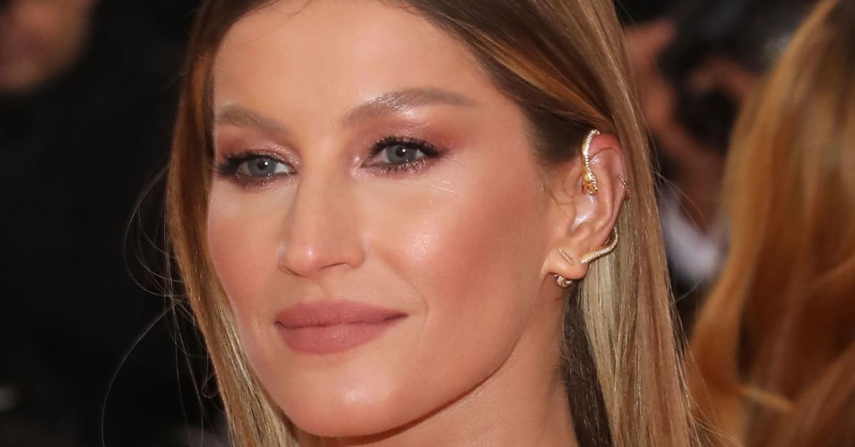 Gisele Bundchen is totally unrecognizable on Vogue Italia cover