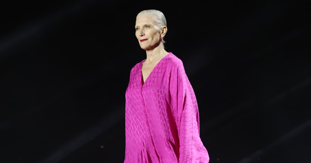 Maye Musk’s Throwback Photo Includes Important Message About Sun ...