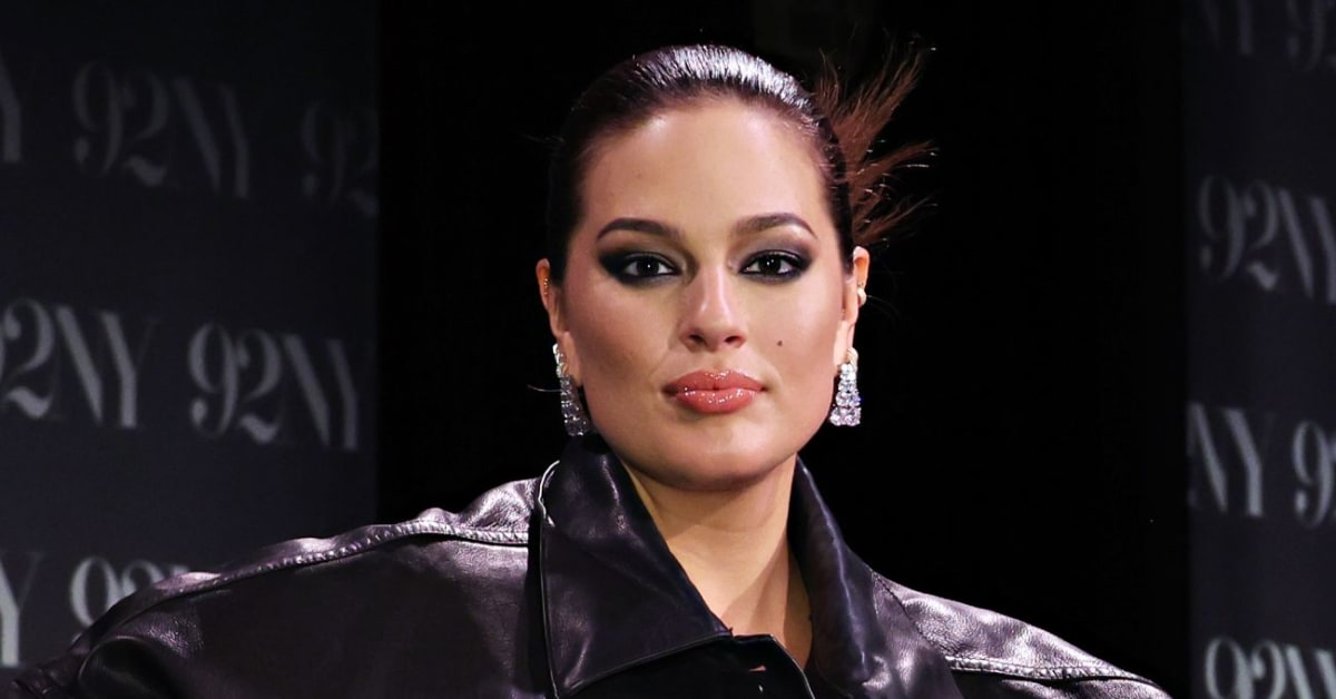 Ashley Graham Pairs Wide Leg Leather Pants With Fur Lined Purple