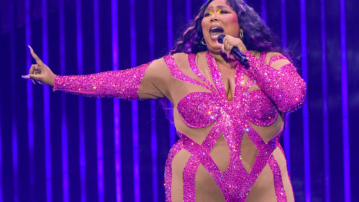 Lizzo Performs In Leotards Because of Beyoncé