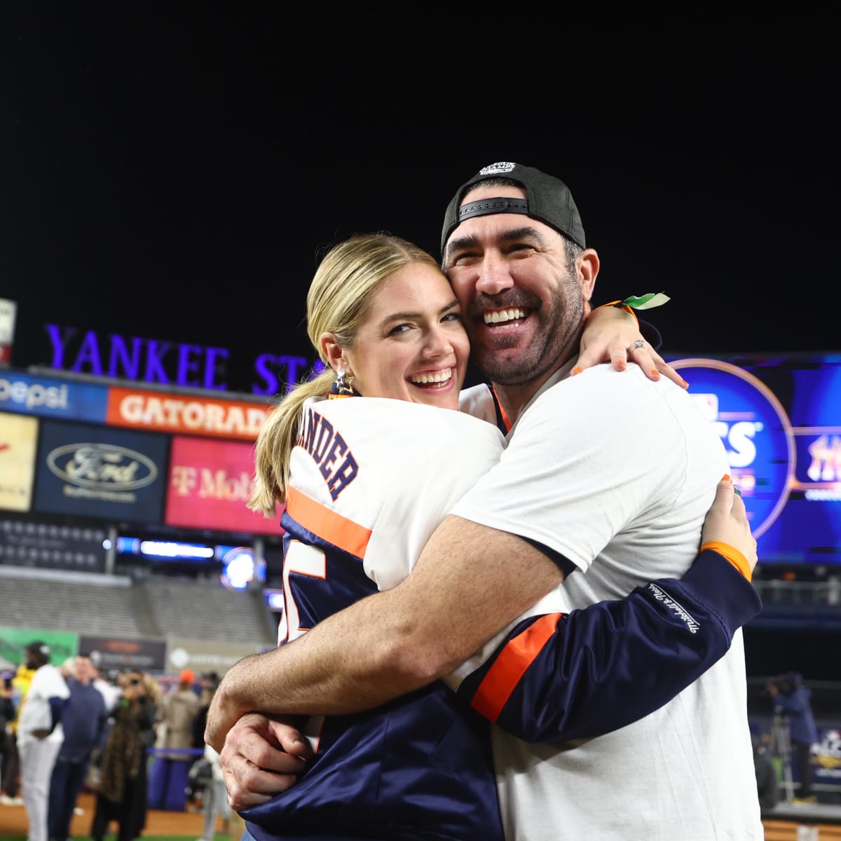 Kate Upton's Astros jacket has sold out, but here are some amazing