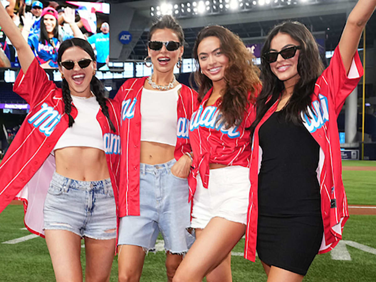 SI Swimsuit Models Throw Out First Pitch at NY Baseball Game - Parade