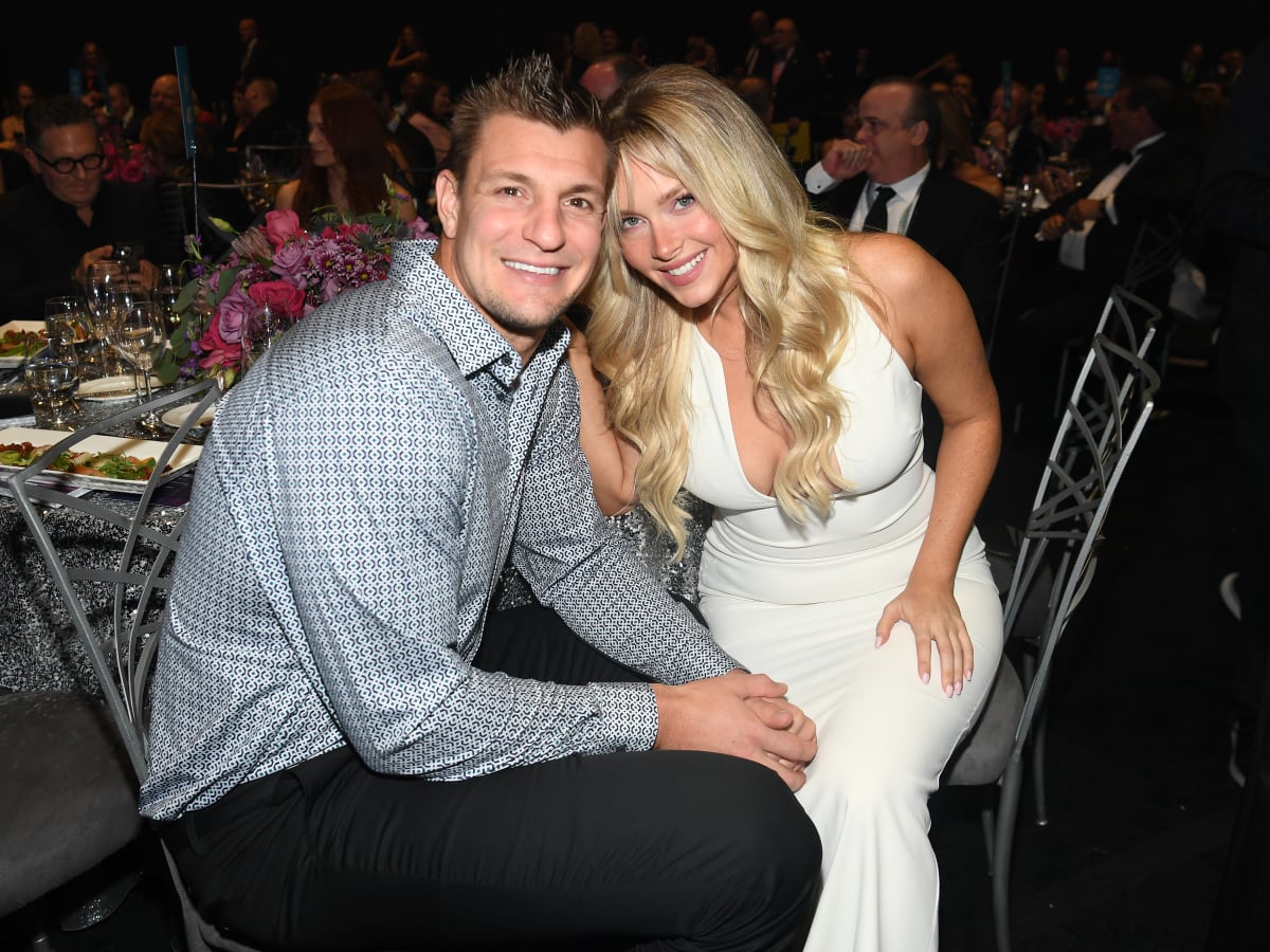 Rob Gronkowski & Camille Kostek's Engagement Plans After He Wins Super Bowl  – Hollywood Life