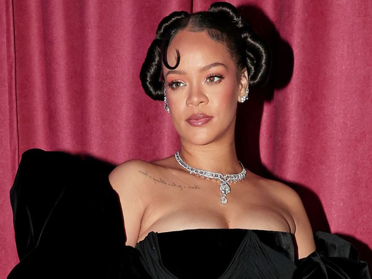 Watch Rihanna Drops Super Bowl Halftime Show Teaser Trailer