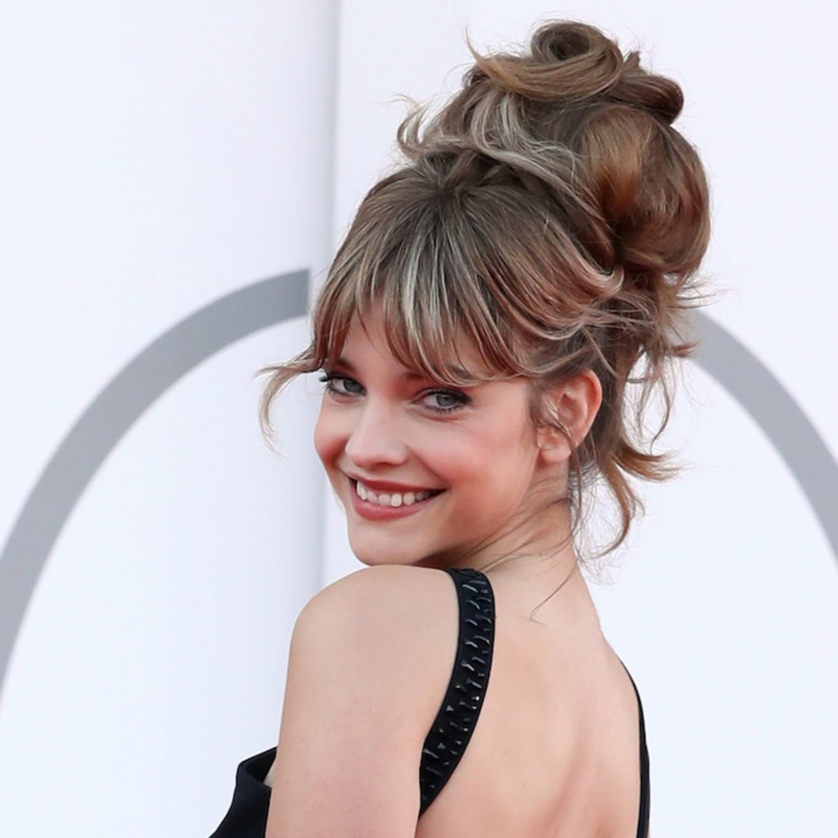 Barbara Palvin Reveals the 4 Armani Beauty Products Key to Her Stunning Venice Film Festival Look si lifestyle