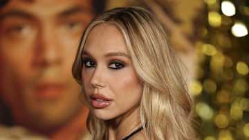 Alexis Ren.