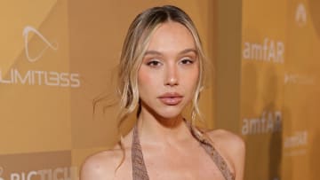 Alexis Ren