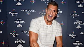 Rob Gronkowski, celebrated his retirement at Mohegan Sun FanDuel Sportsbook with family, friends and fans in Connecticut. 