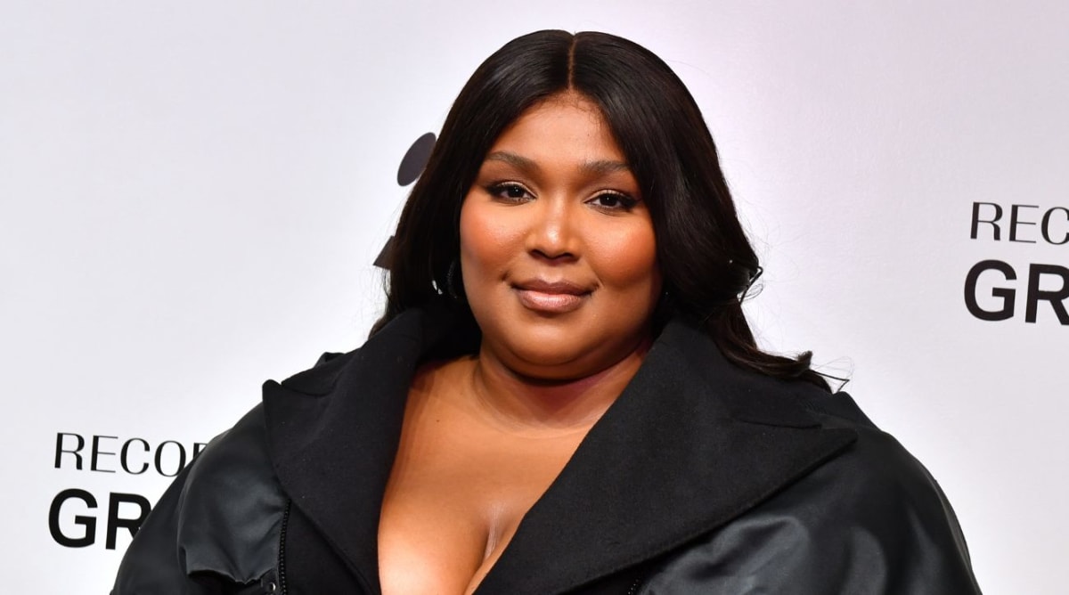 Lizzo Shows Off New Wolf Cut on TikTok