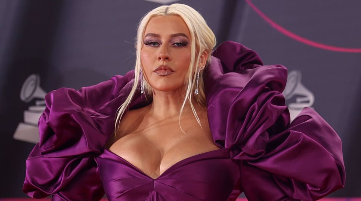 Christina Aguilera Is a Vision in Purple at the 2022 Latin Grammys