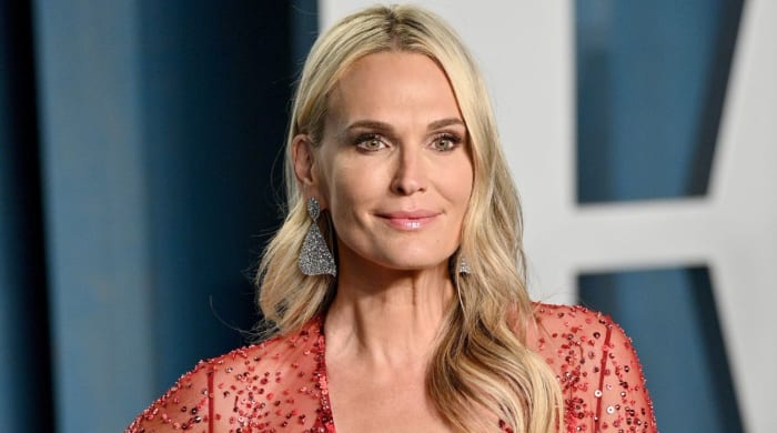 Molly Sims Flaunts Fit Figure in Black String Bikini on Costa Rica ...