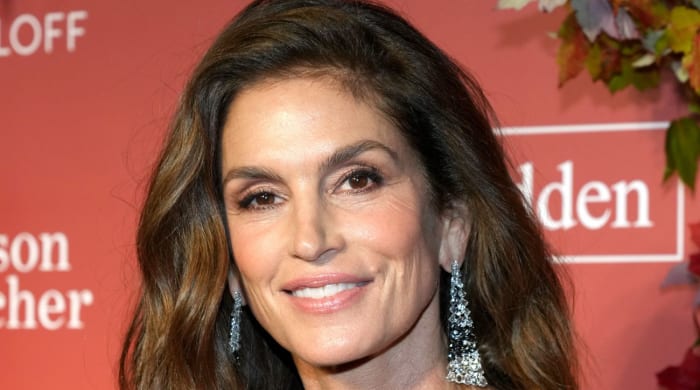 Cindy Crawford Loves That Her Iconic 90s Hairstyle Is Inspiring A New Generation Silifestyle 9960