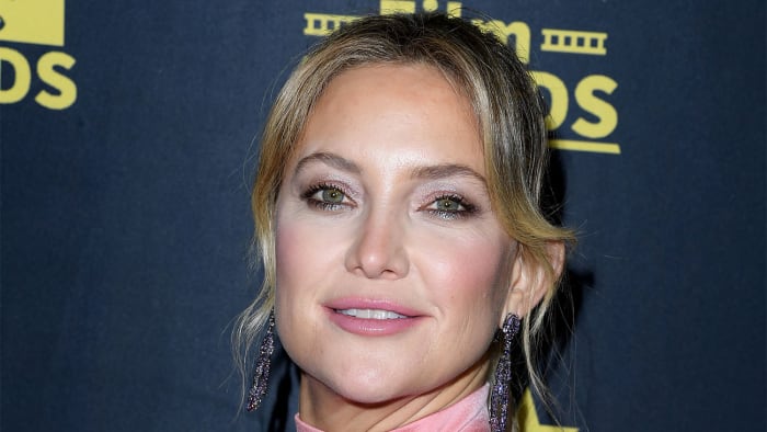 Kate Hudson Does Ice Plunge in Gorgeous Black One-Piece Swimsuit ...