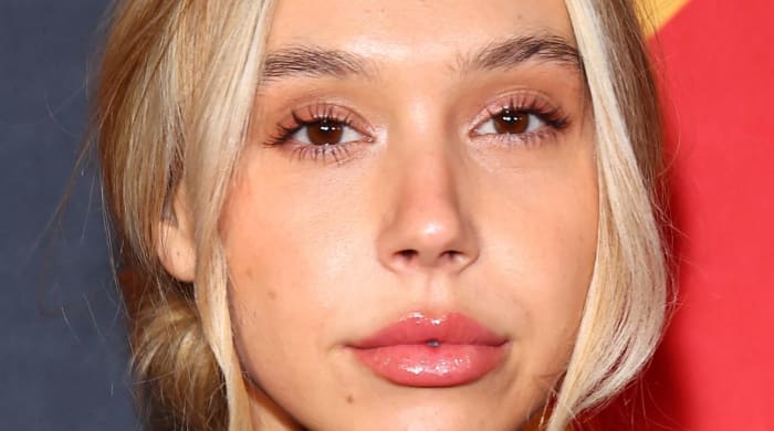 Alexis Ren