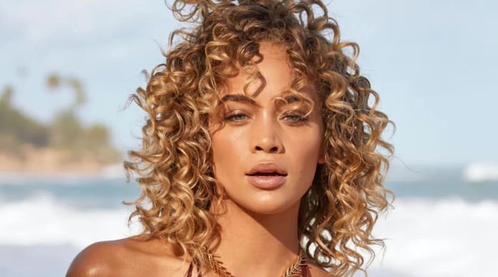 2023 SI Swimsuit Model Jasmine Sanders Says She’s ‘Never Felt More ...