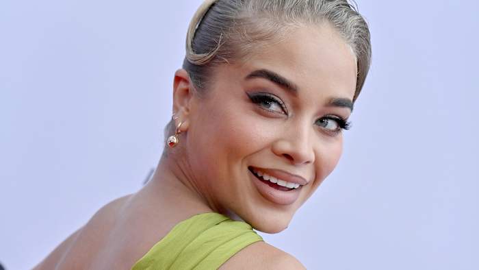 Jasmine Sanders Steps Out On Miami Balcony In Stringy Blue Bikini Silifestyle 0732