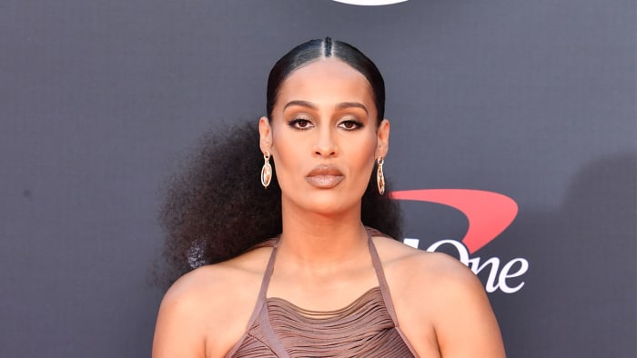 Skylar Diggins Smith Says She Isnt Allowed To Use Phoenix Mercurys Facilities Or Resources