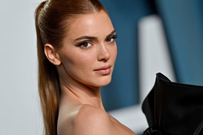 Kendall Jenner attends the 2022 Vanity Fair Oscar Party hosted by Radhika Jones.