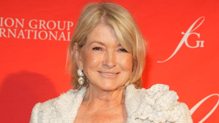 Martha Stewart, 82, Dishes On Her Approach To Cosmetic Procedures Si ...