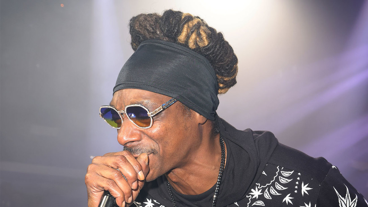 Snoop Dogg: Dionne Warwick 'out-gangstered' me