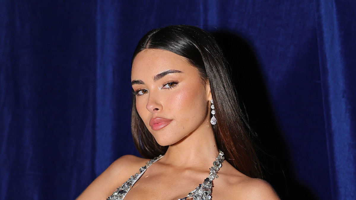 Madison Beer's Memoir Releases April 25: 'I Can't Wait to Reintroduce  Myself to You' - Sports Illustrated Lifestyle