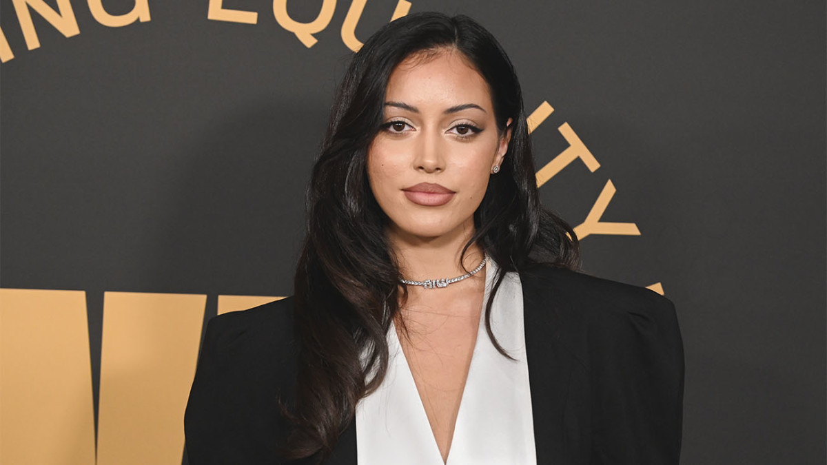 Cindy Kimberly Shows Off Colorful Spring Glam, Self-Made Bedazzled ...
