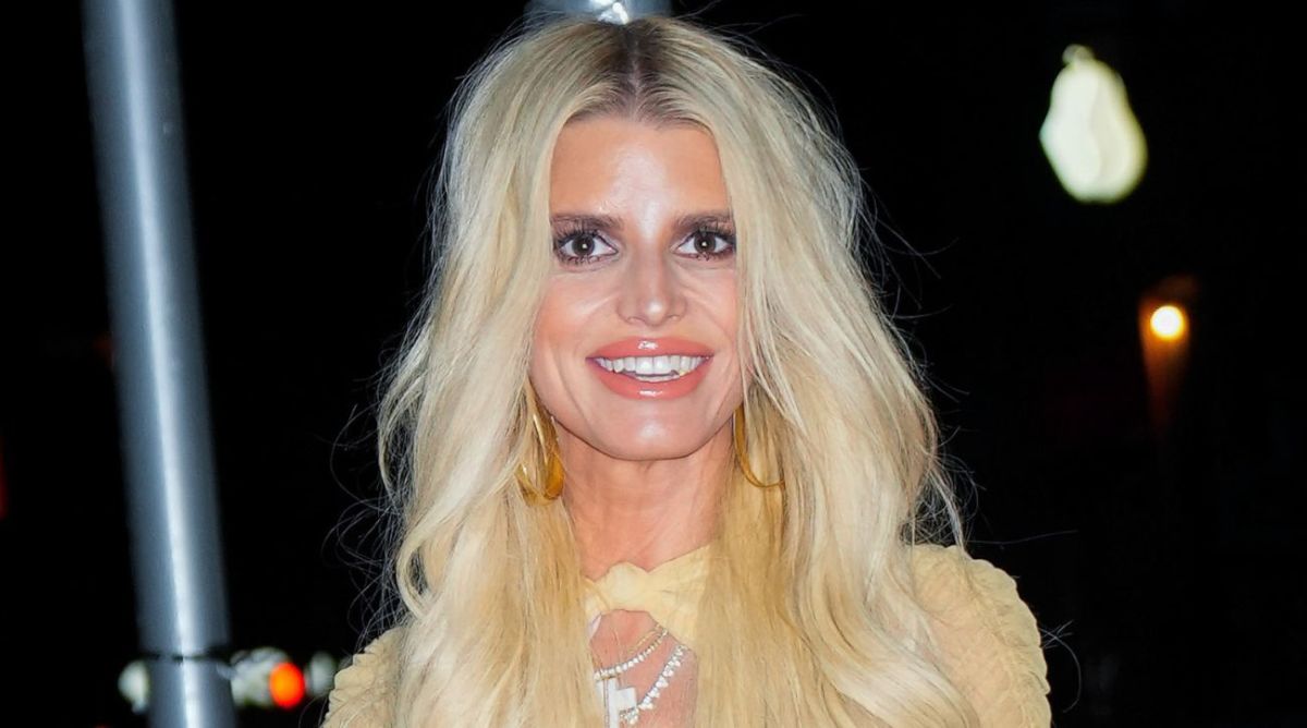 Jessica Simpson slammed for 'heavy filters' in new 'unrecognizable' pic  after sparking concern with 'very thin' frame