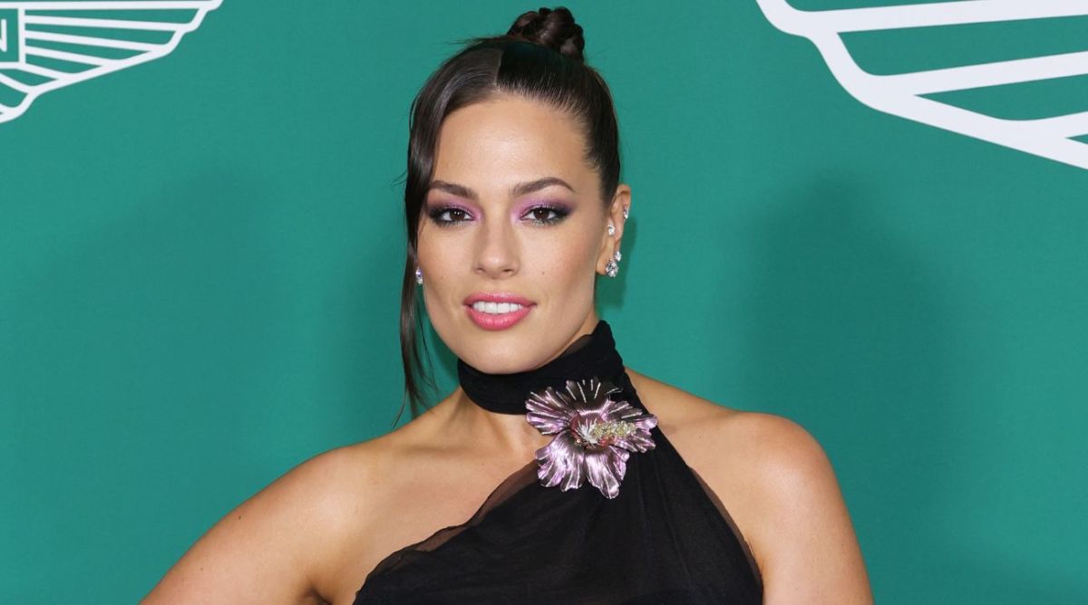 Ashley Graham Issues Sunscreen PSA in a Hot Tub Aboard a Yacht - Sports ...