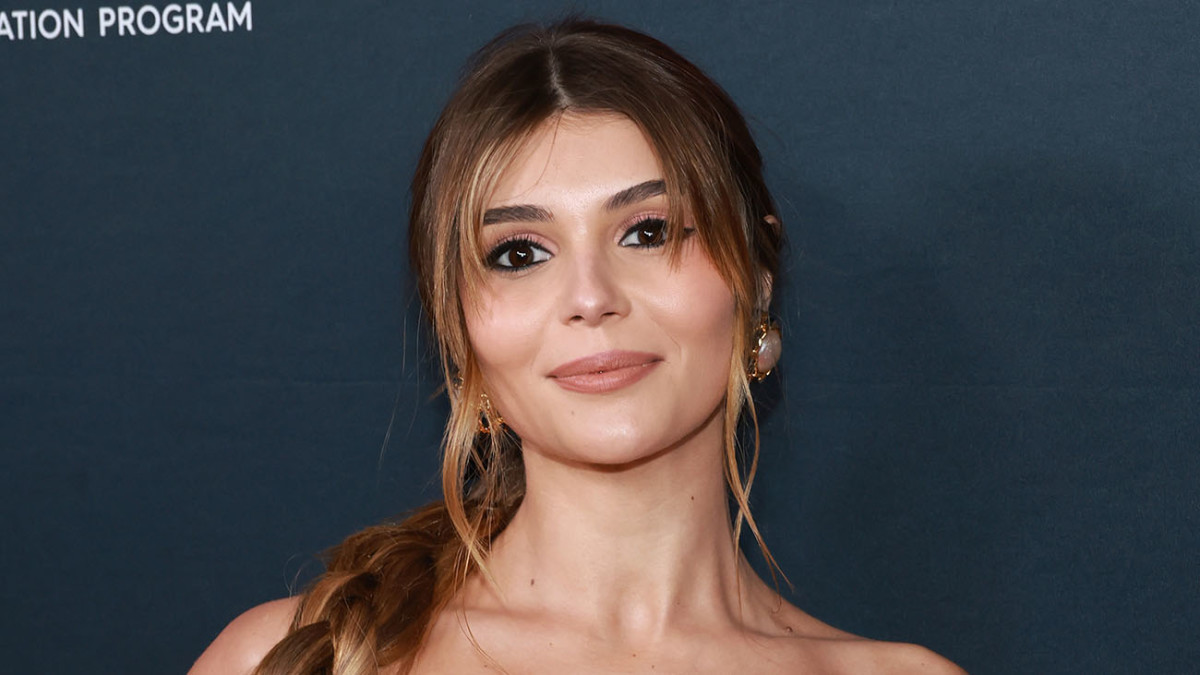 Olivia Jade’s Super Chic Backless White Top Is Only $36 at Zara ...