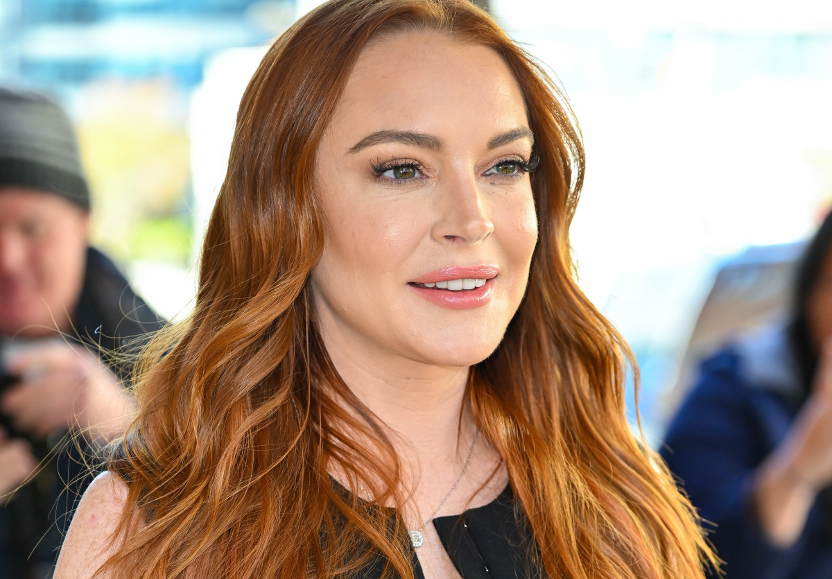 Lindsay Lohan Dazzles On The Red Carpet Is Feeling Blessed To Be 